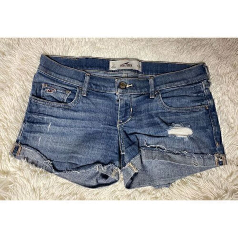 EUC Hollister Distressed Jean Booty Shorts size 3 Waist 26